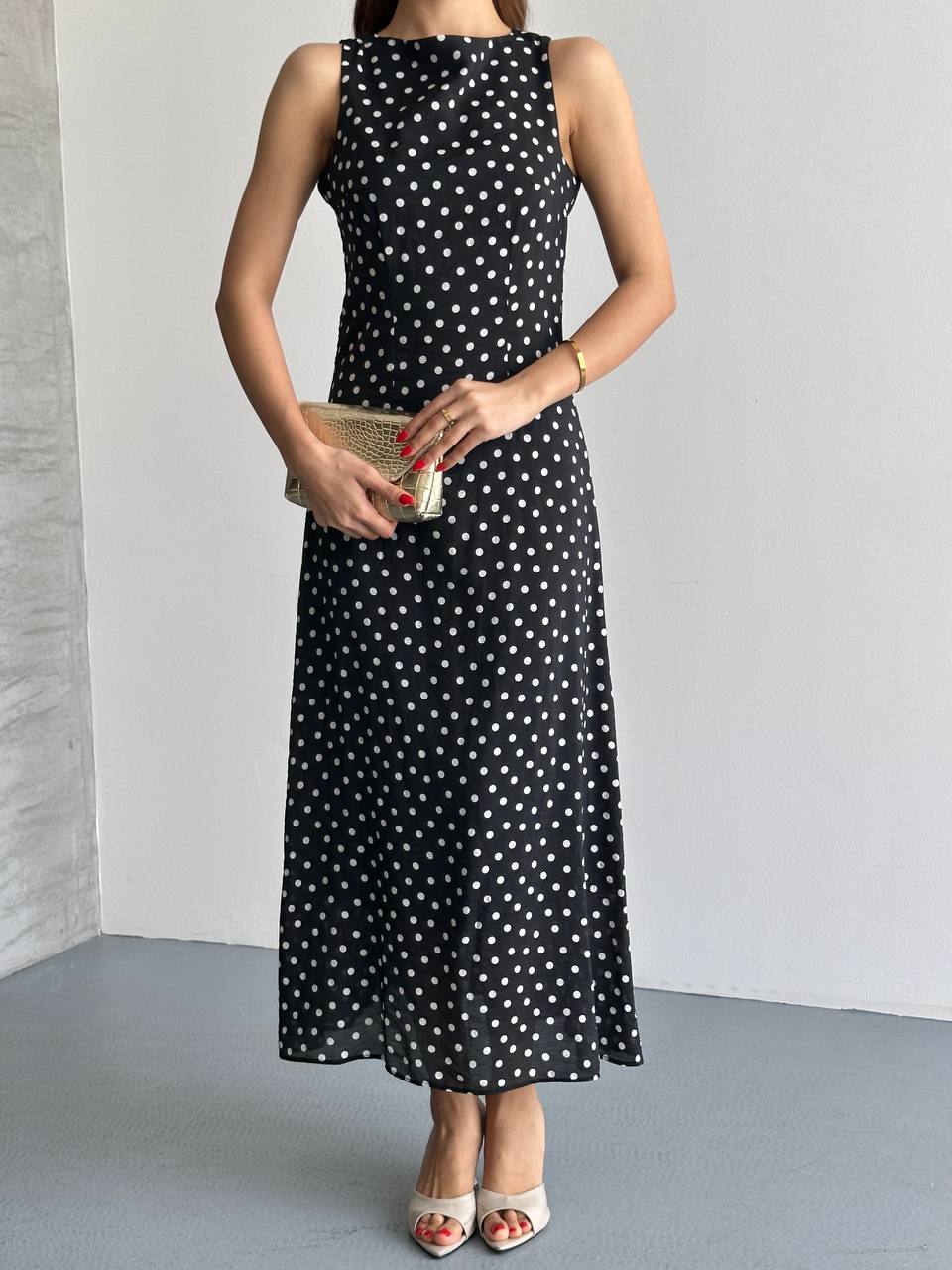 Puantiyeli Halter Yaka Maxi Elbise