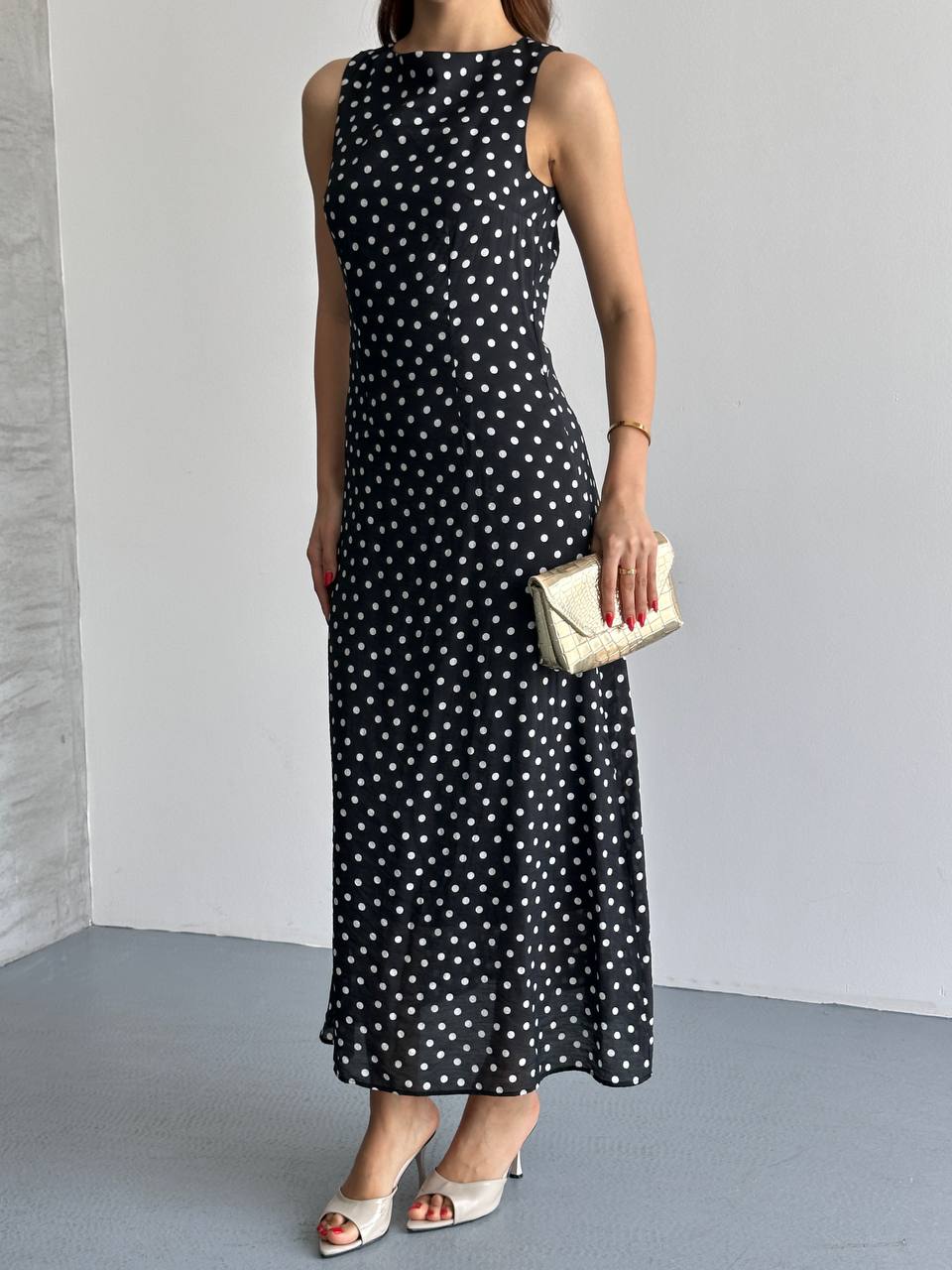 Puantiyeli Halter Yaka Maxi Elbise