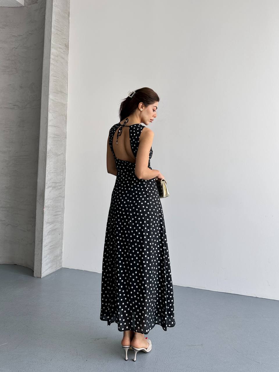 Puantiyeli Halter Yaka Maxi Elbise