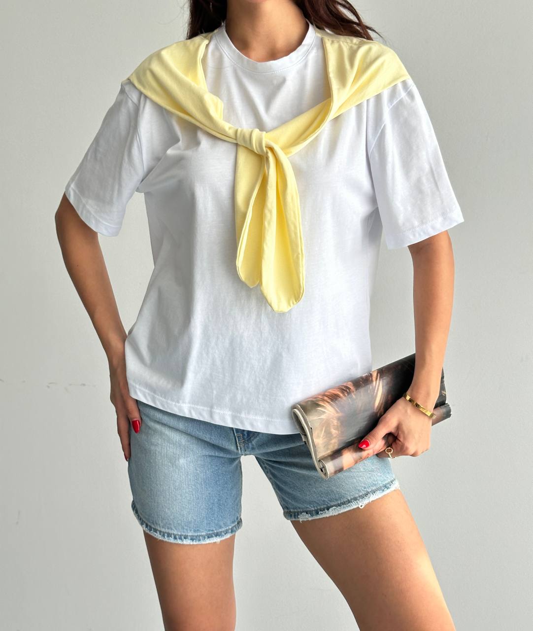 Basic T-Shirt Şal Detaylı Tasarım