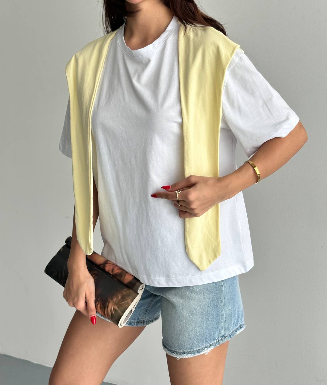 Basic T-Shirt Şal Detaylı Tasarım