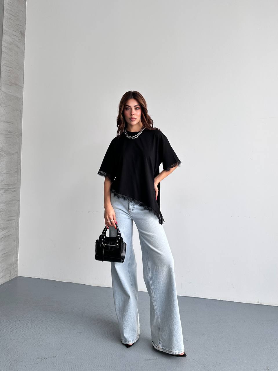 Dantel Detaylı Asimetrik Basic T-Shirt