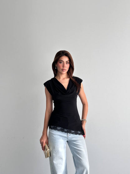 Drapeli Dantel Detaylı Bluz